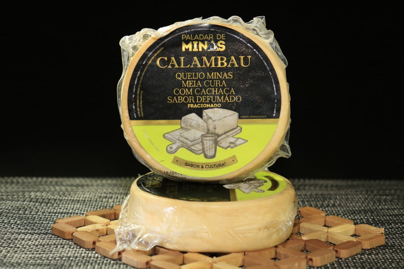 QUEIJO CALAMBAU CACHAÇA DEFUMADO - 300g